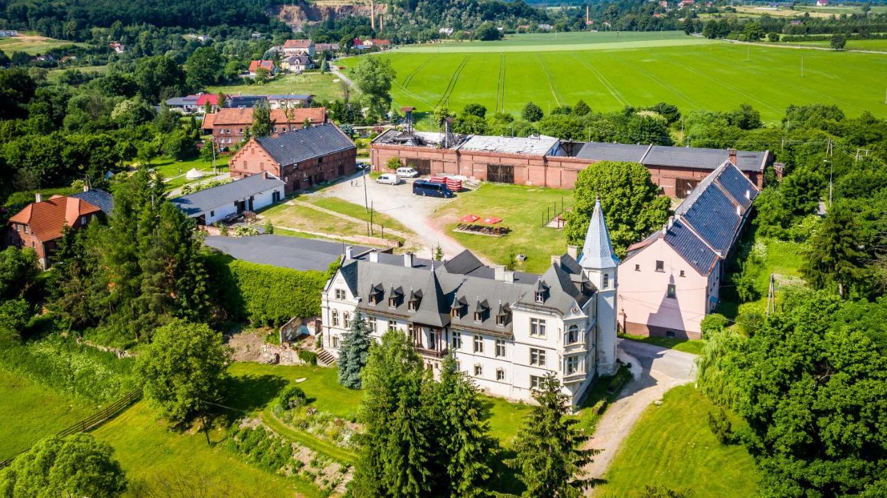 Palac Lawica- Splywy Przelomem Bardzkim Klodzko Luaran gambar