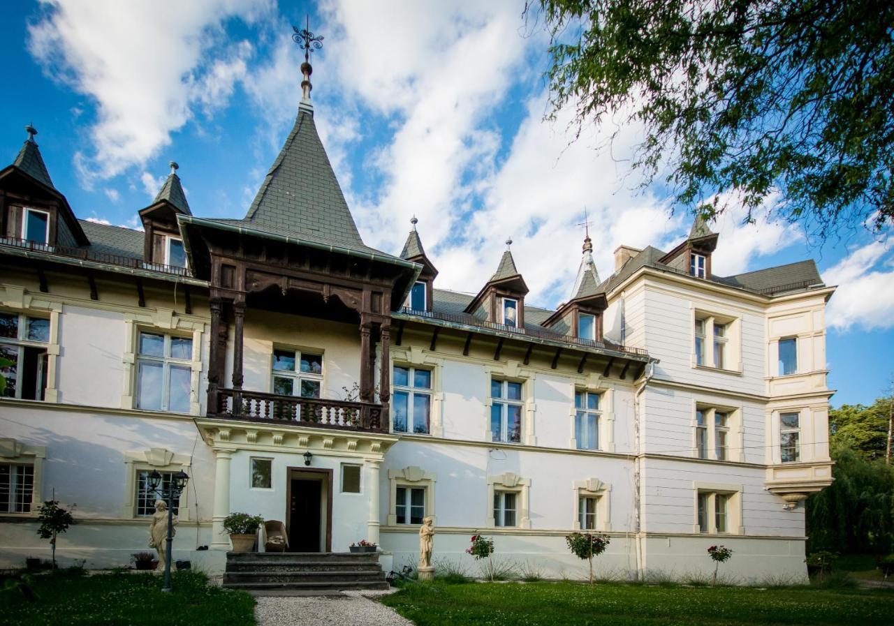 Palac Lawica- Splywy Przelomem Bardzkim Klodzko Luaran gambar